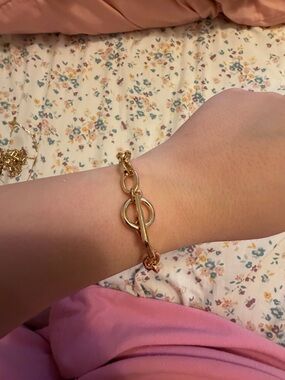 Gold Toggle Link Bracelet - Elegant Women's Jewelry